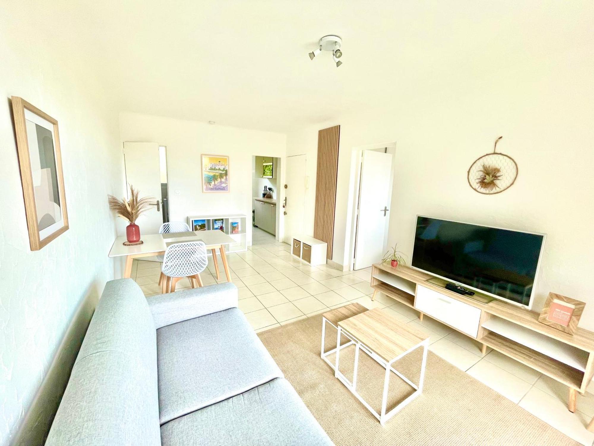 Appartement Cosy, Calme, Centre Ville Сен-Рафаель Екстер'єр фото